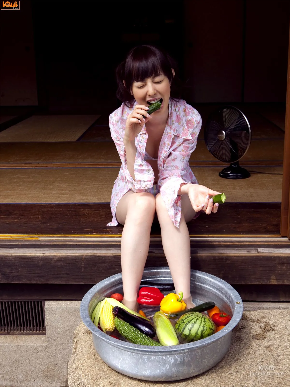 [Bomb.TV] November 2009 Issue Rina Akiyama Photo Set photo 30