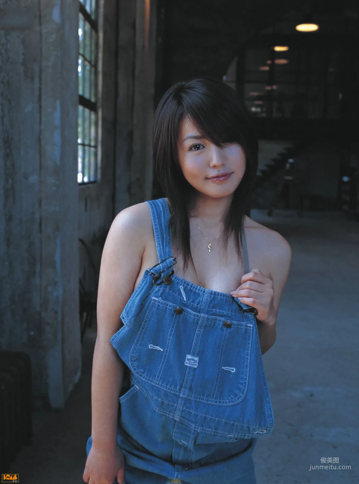 [Bomb.TV] June 2005 Issue Isoyama Sayaka Sayaka Isoyama Photo Set photo 2