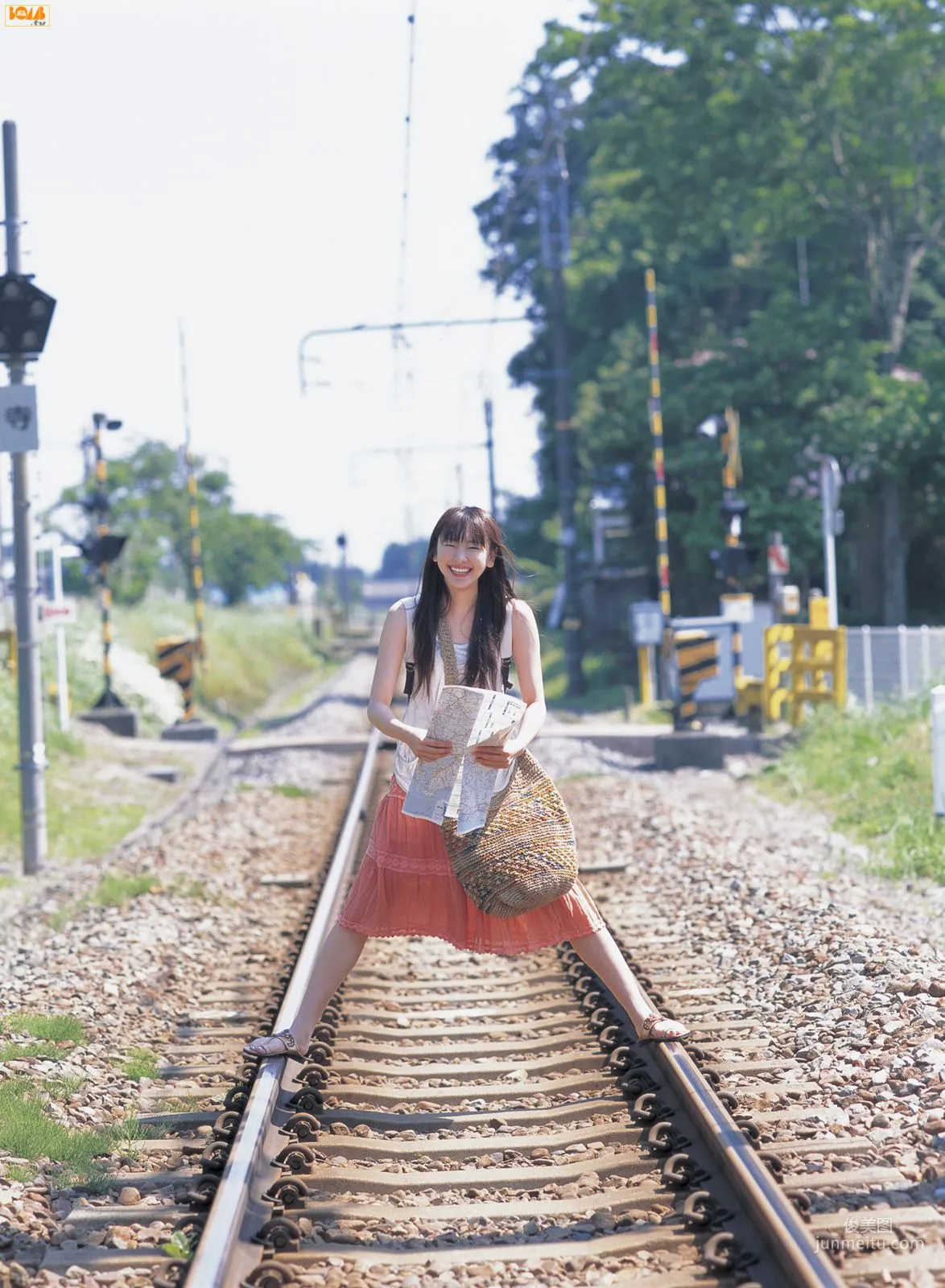 [Bomb.TV] 2006 No.07 Yui Aragaki Yui Aragaki Photo Set photo 18