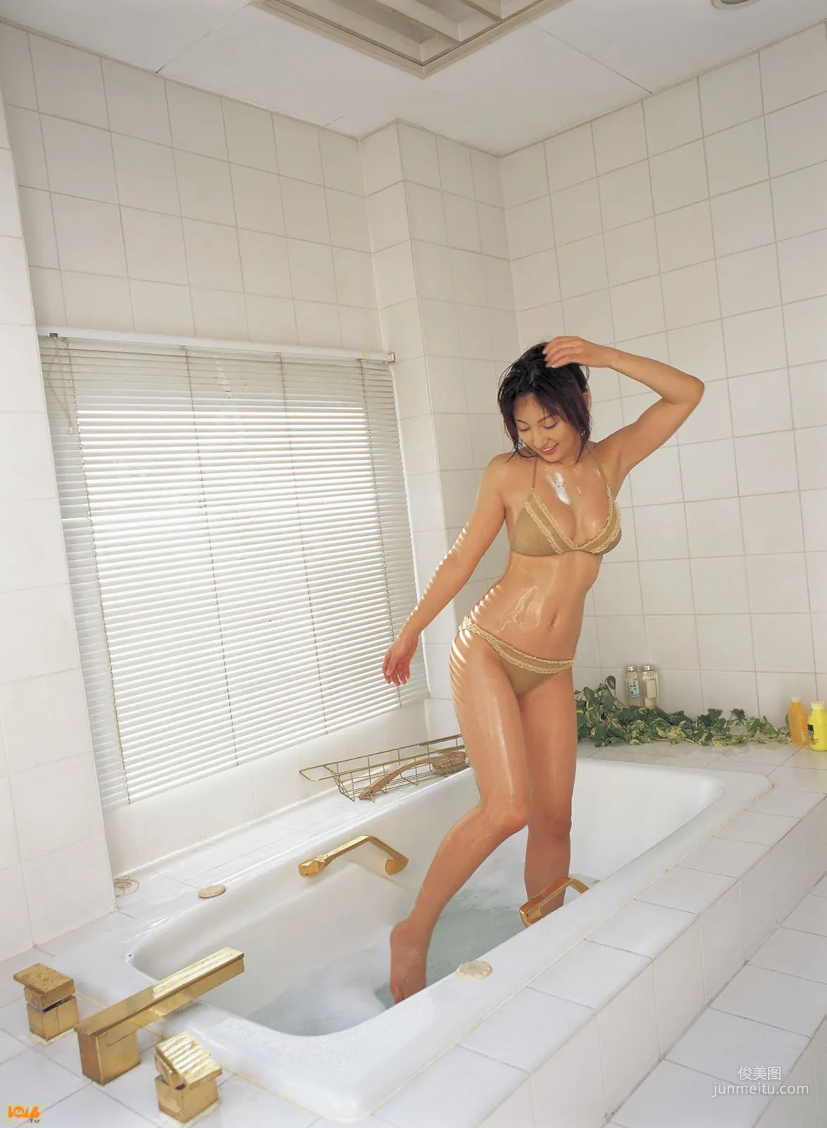 [Bomb.TV] 2005年02月刊 Yoko Kumada 熊田曜子 寫真集 30