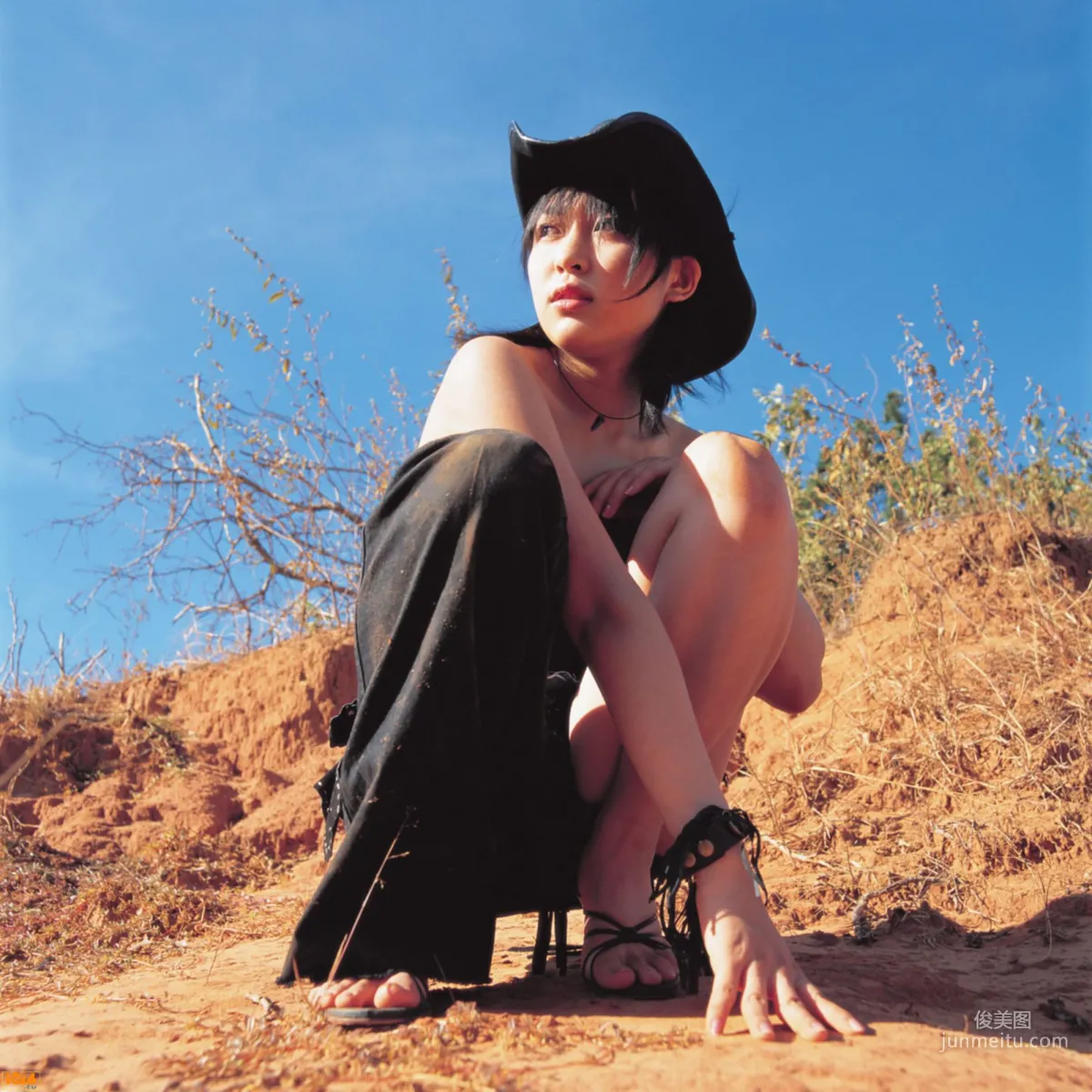 黒川芽以《Nina – Special Wallpaper》 寫真集 [Bomb.TV] 2004年12月刊 15