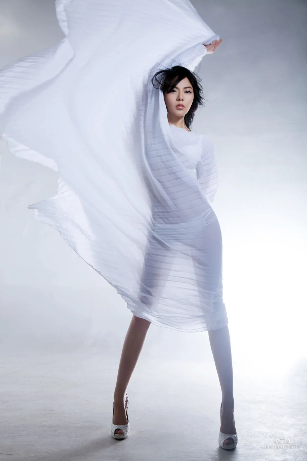 Feng Yuzhi, Sexy and Alluring, Hot Curves [TuiGirl] No.014 Photo Set photo 27