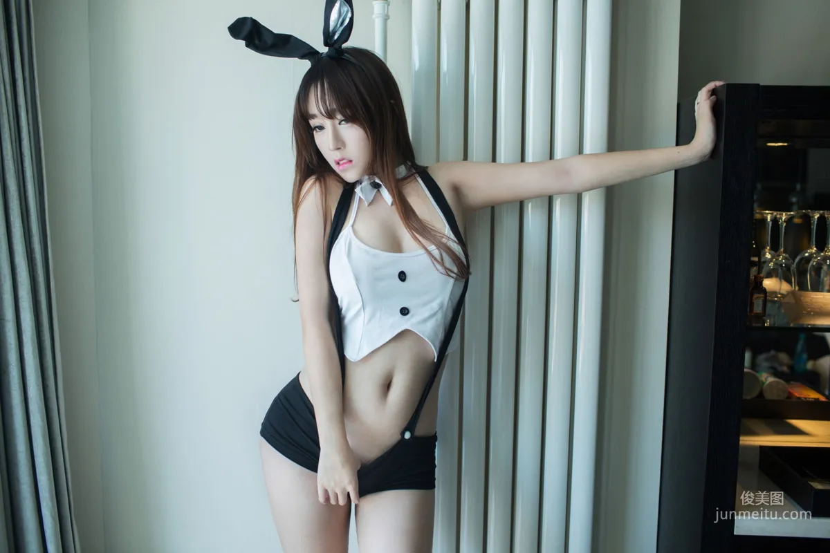 Les Wong: TuiGirl No. 043 photo 4