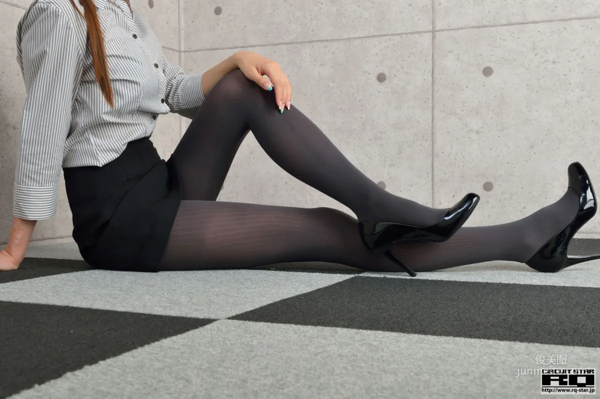 [RQ-STAR] NO.00991 Yui Iwasaki 岩崎由衣 Office Lady 黑絲OL美腿 寫真集 79