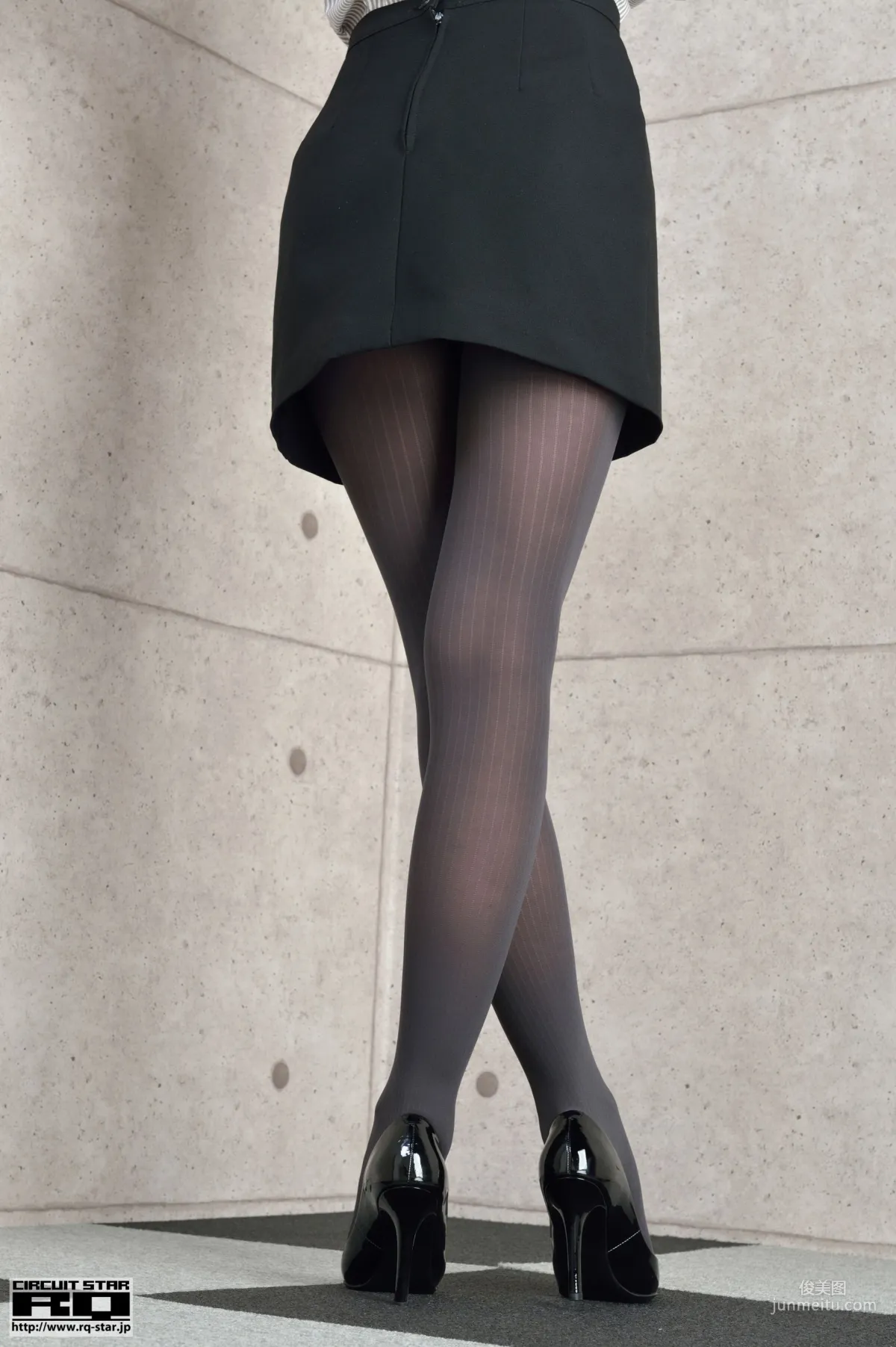 [RQ-STAR] NO.00991 Yui Iwasaki 岩崎由衣 Office Lady 黑絲OL美腿 寫真集 12