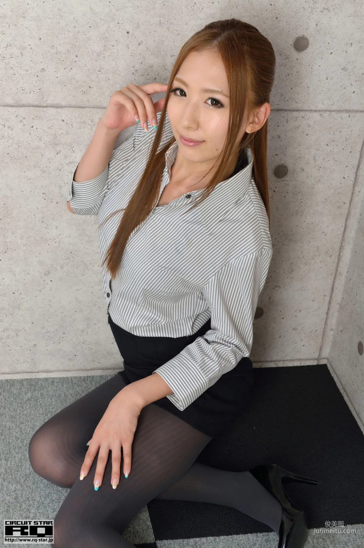 [RQ-STAR] NO.00991 Yui Iwasaki 岩崎由衣 Office Lady 黑絲OL美腿 寫真集 87