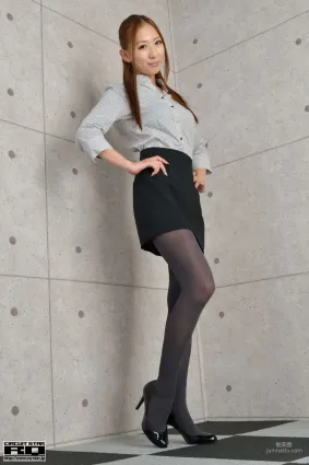[RQ-STAR] NO.00991 Yui Iwasaki 岩崎由衣 Office Lady 黑絲OL美腿 寫真集