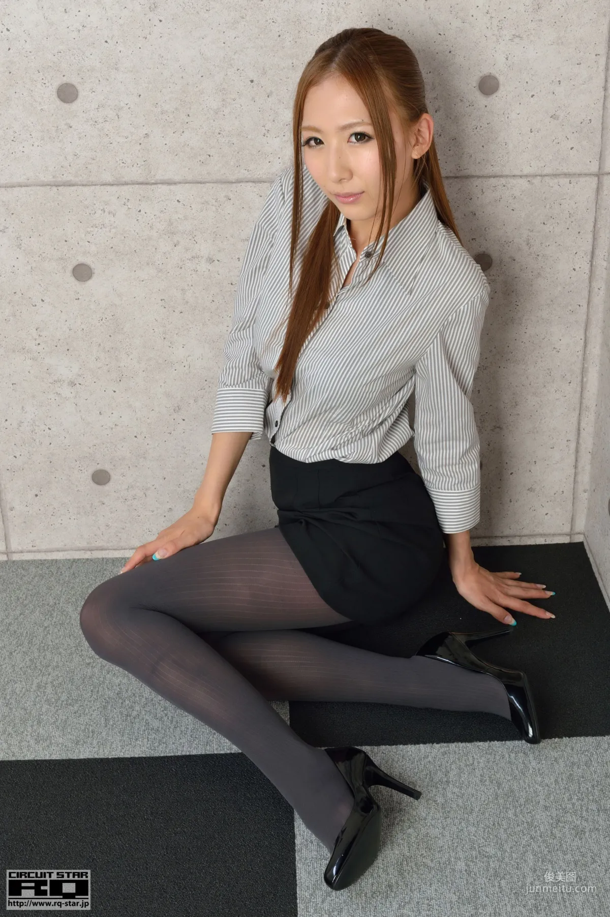[RQ-STAR] NO.00991 Yui Iwasaki 岩崎由衣 Office Lady 黑絲OL美腿 寫真集 88
