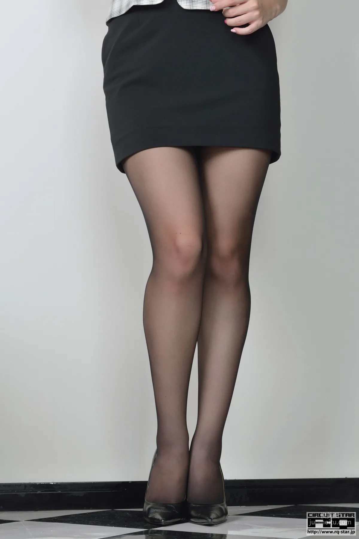 [RQ-STAR] NO.00993 Ayaka Takahashi 高橋あやか Office Lady 黑絲OL 寫真集 1