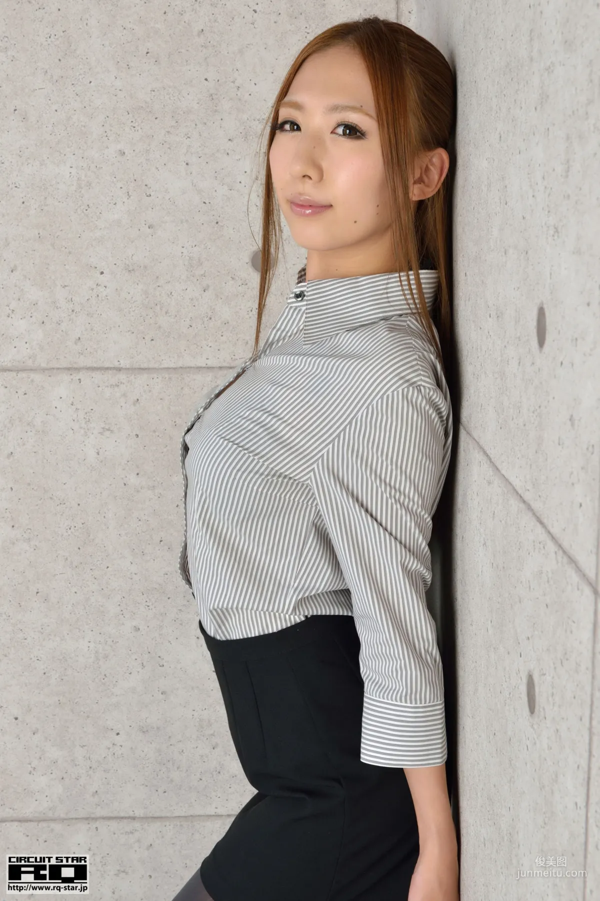 [RQ-STAR] NO.00991 Yui Iwasaki 岩崎由衣 Office Lady 黑絲OL美腿 寫真集 38