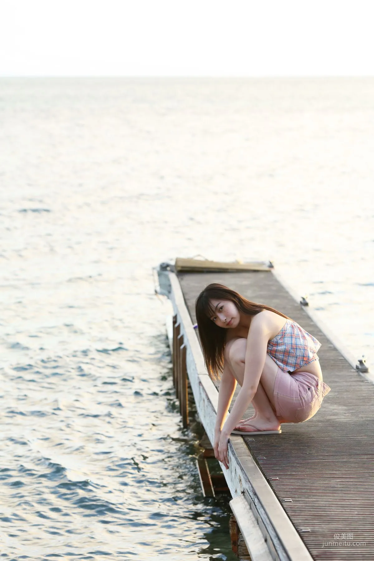 Akari Uemura [Hello! Project Digital Books] Vol.151 Photo Set photo 42
