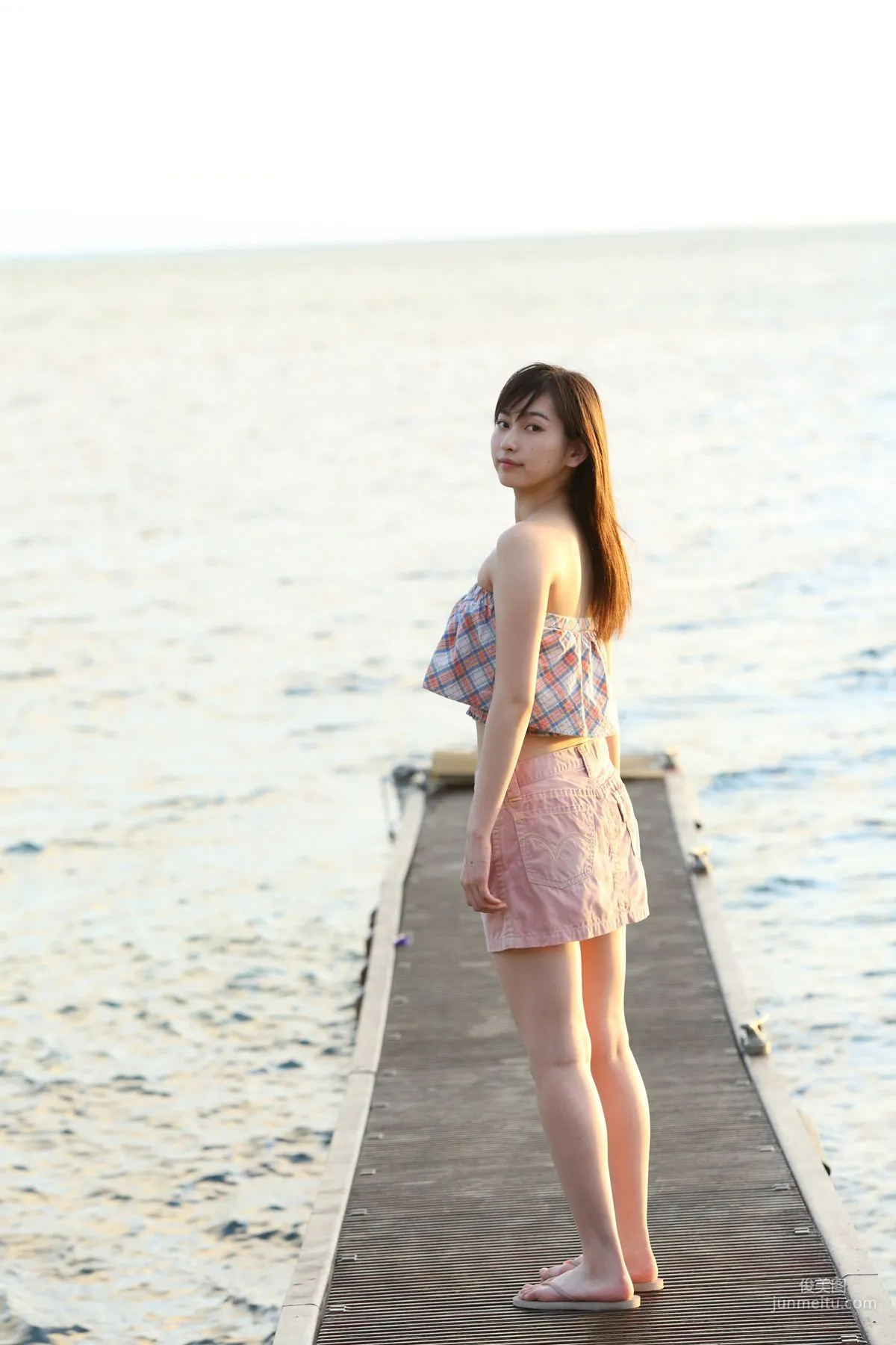 Akari Uemura [Hello! Project Digital Books] Vol.151 Photo Set photo 41