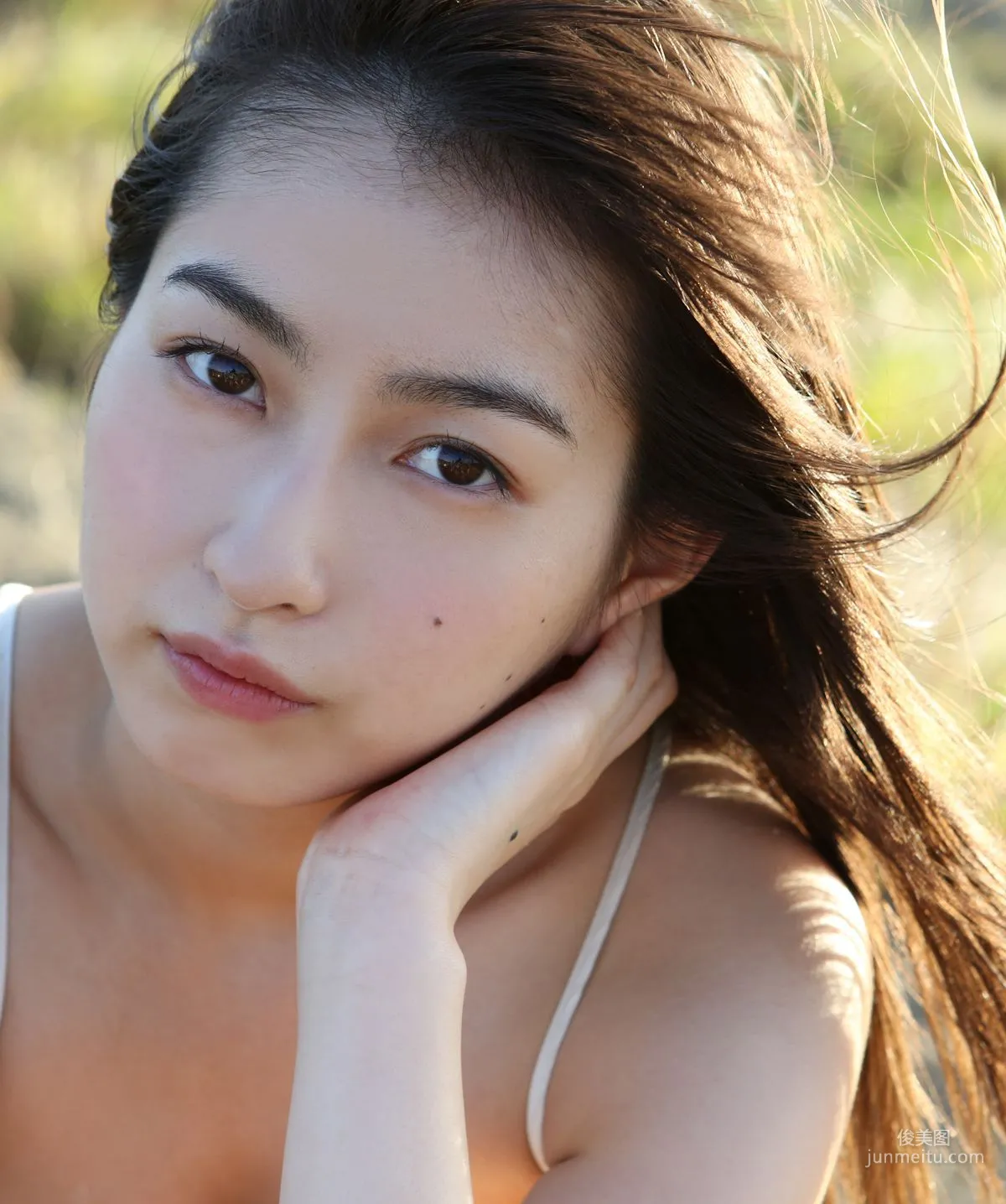 Akari Uemura [Hello! Project Digital Books] Vol.151 Photo Set photo 69