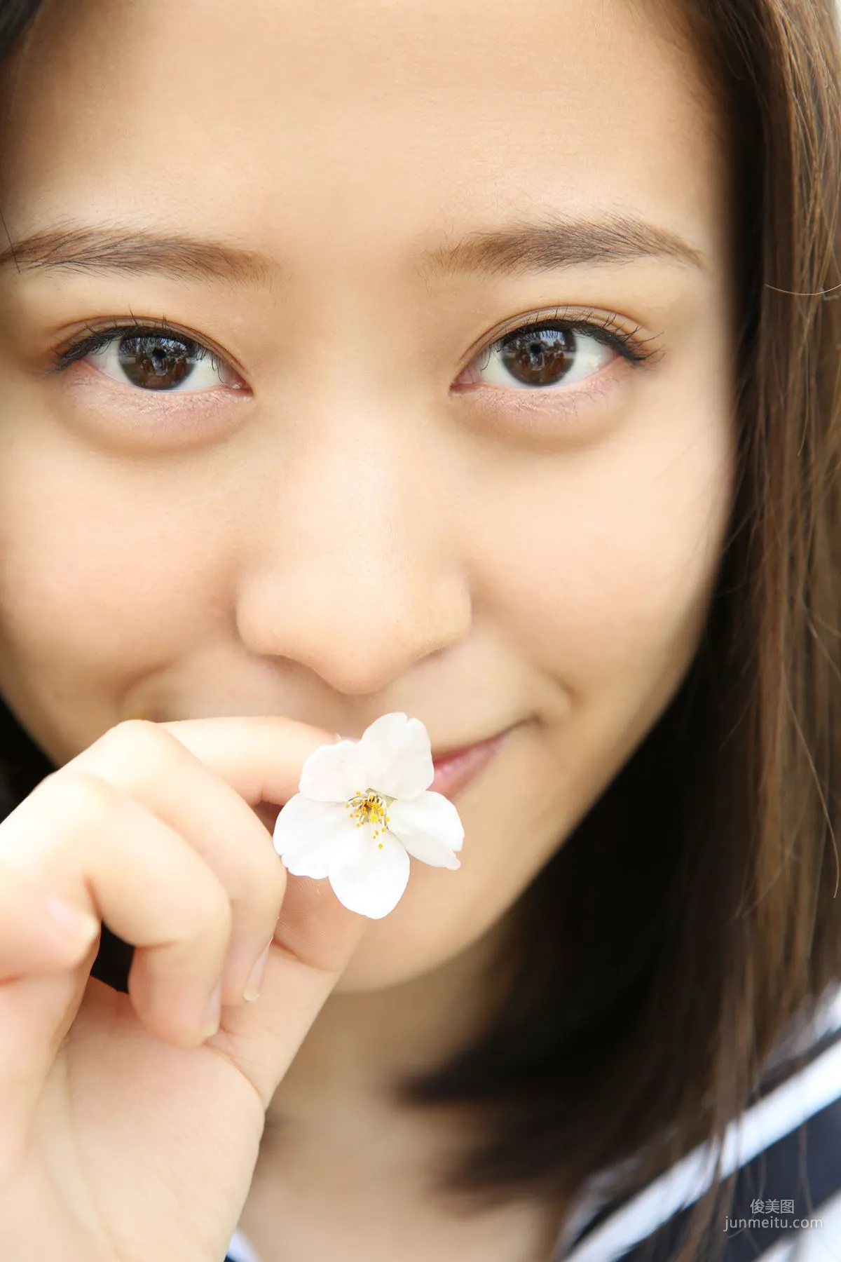 Sakura Oda [Hello! Project Digital Books] Vol.148 Photo Set photo 29