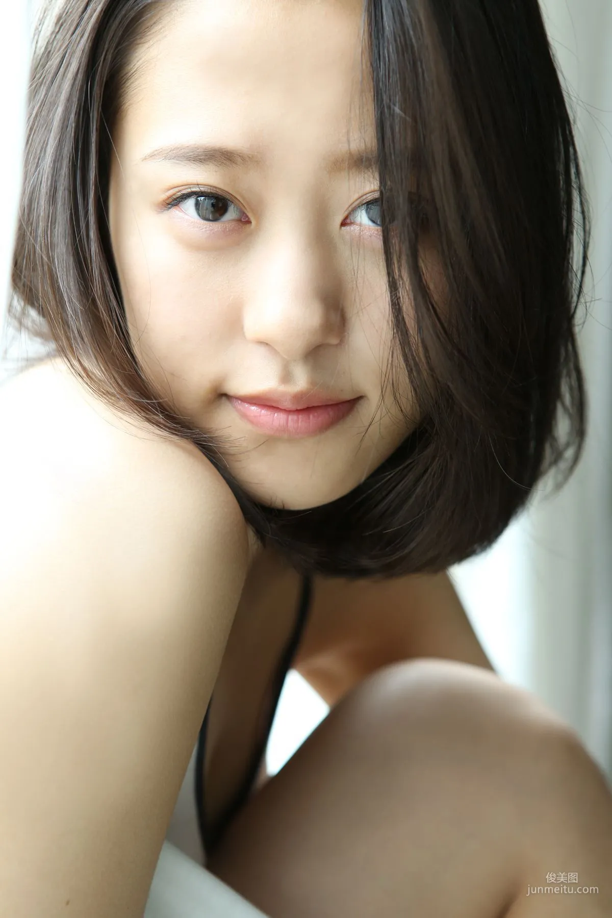Sakura Oda [Hello! Project Digital Books] Vol.148 Photo Set photo 44