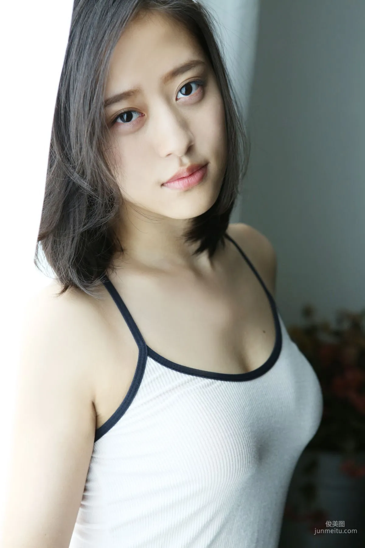 Sakura Oda [Hello! Project Digital Books] Vol.148 Photo Set photo 42