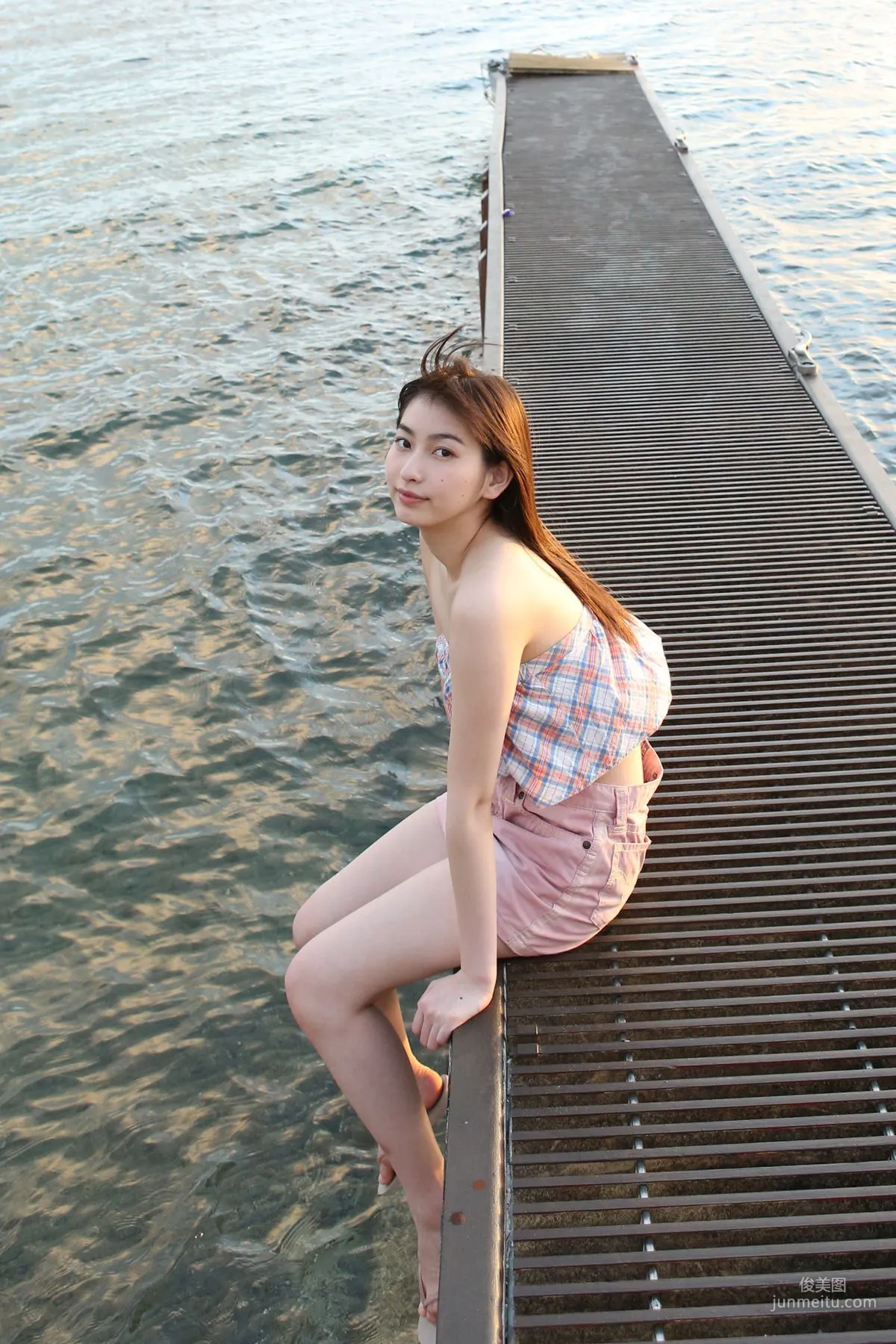 Akari Uemura [Hello! Project Digital Books] Vol.151 Photo Set photo 46
