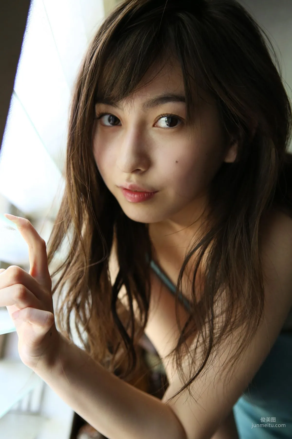 Akari Uemura/Akari Uemura [Hello! Project Digital Books] Vol.150 Photo Set photo 48