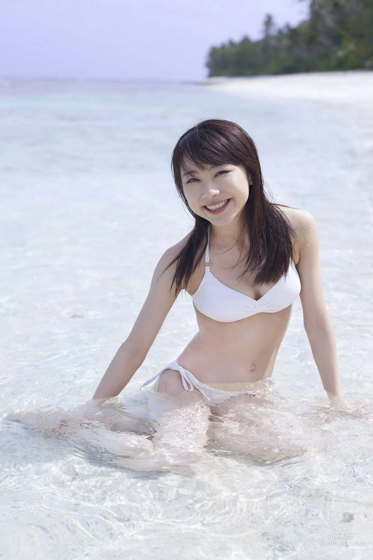 Ayumi Ishida [Hello! Project Digital Books] Vol.149 Photo Set photo 4