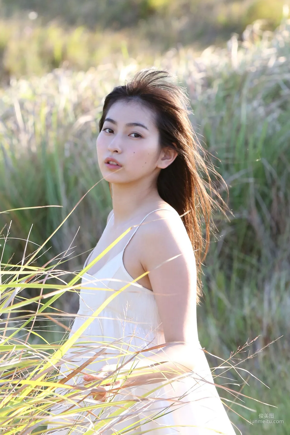 Akari Uemura [Hello! Project Digital Books] Vol.151 Photo Set photo 70