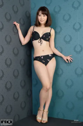 [RQ-STAR] NO.00908 Tsukina Kuramoto 倉本月奈 Swim Suits 泳裝 寫真集