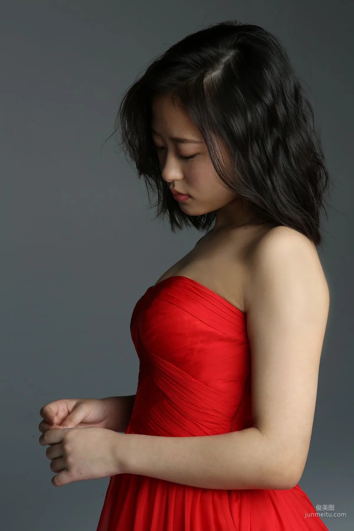 Sakura Oda [Hello! Project Digital Books] Vol.148 Photo Set photo 97
