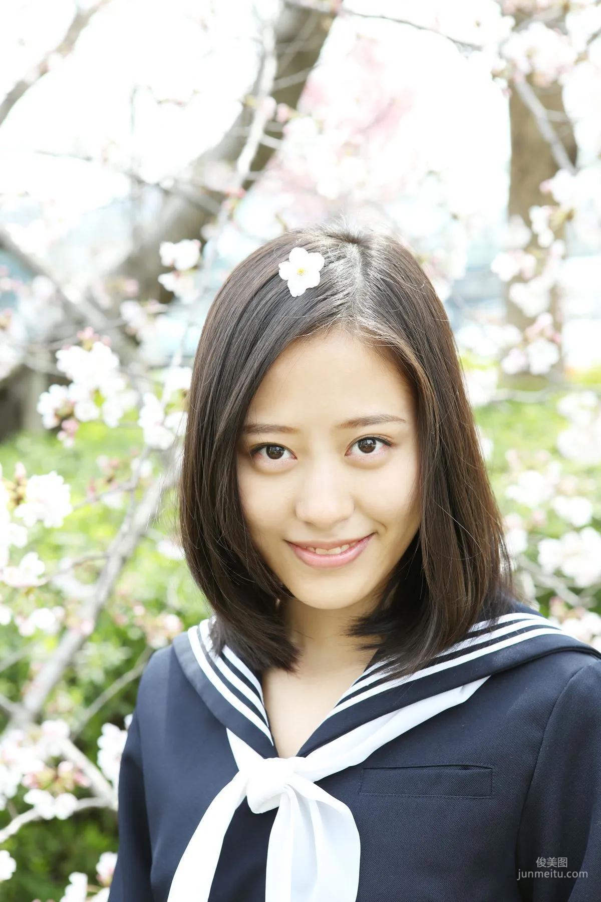 Sakura Oda [Hello! Project Digital Books] Vol.148 Photo Set photo 30