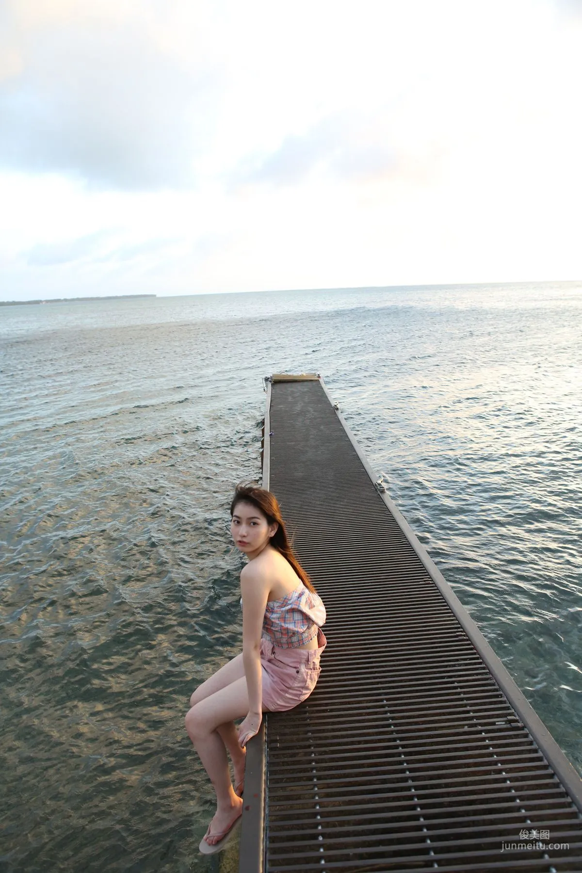 Akari Uemura [Hello! Project Digital Books] Vol.151 Photo Set photo 47