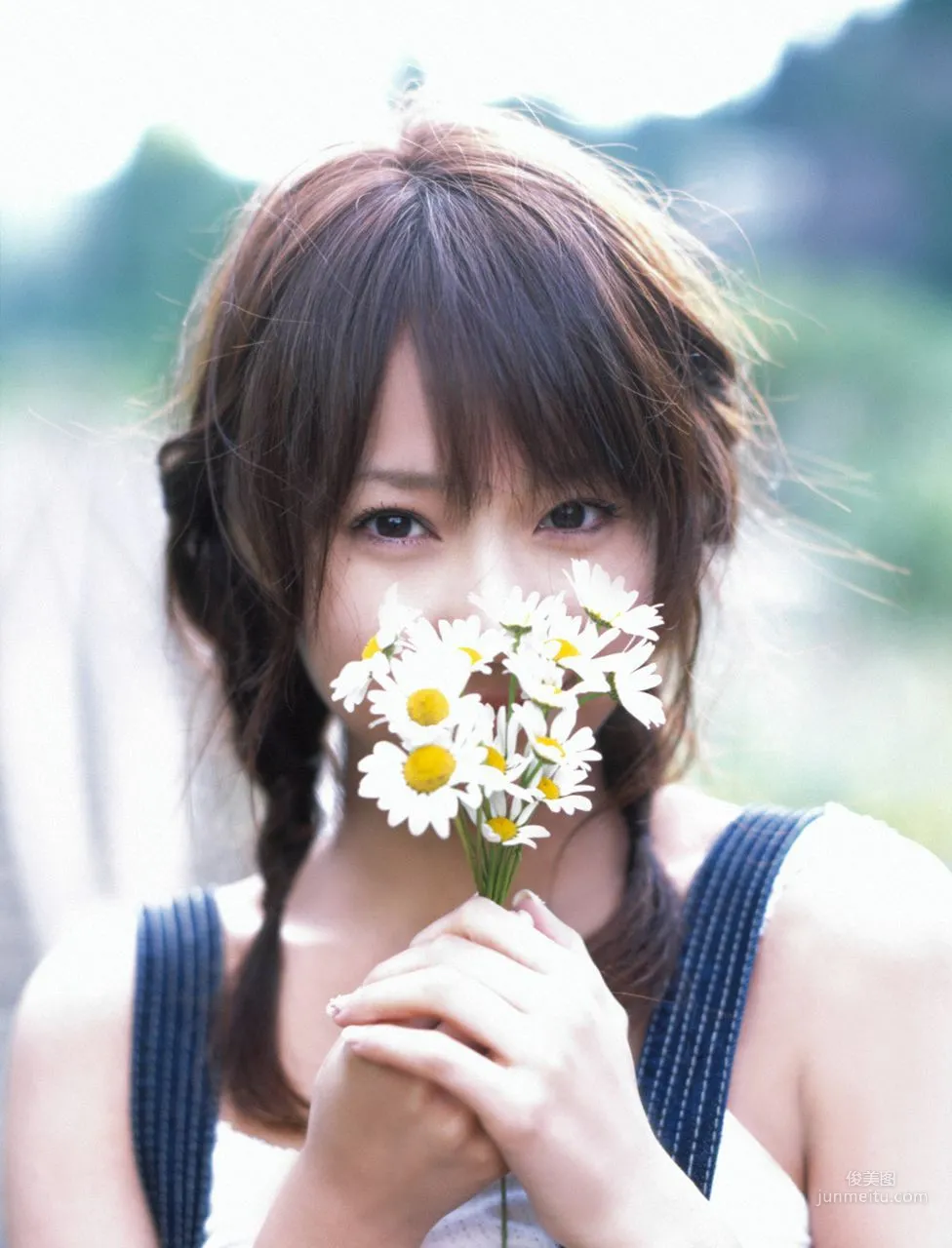 Eri Kamei [Hello! Project Digital Books] Vol.48 Photo Set photo 36