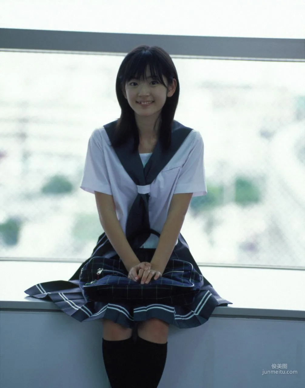 Airi Suzuki [Hello! Project Digital Books] Vol.43 Photo Set photo 10