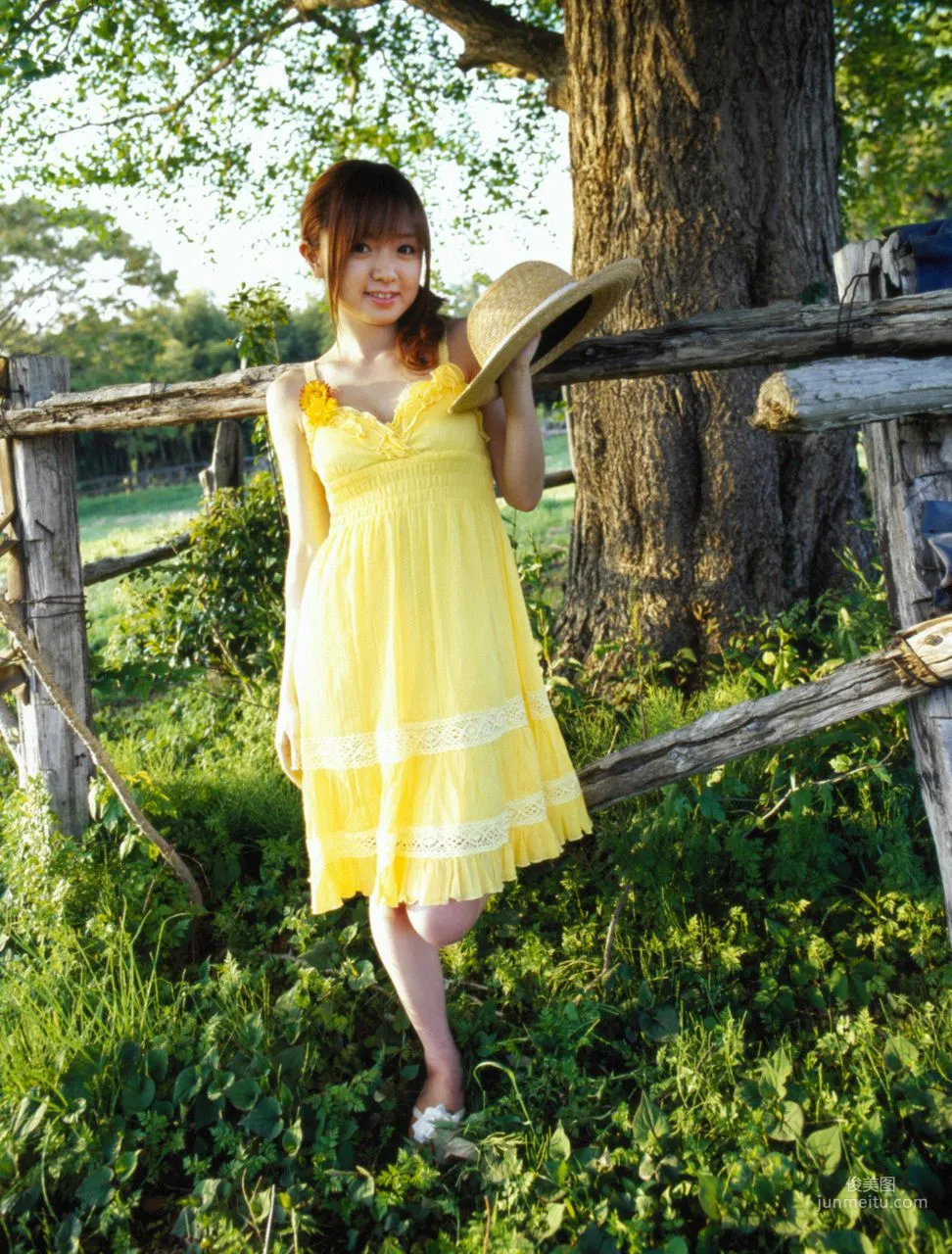 Asami Konno [Hello! Project Digital Books] Vol.36 Photo Set photo 16