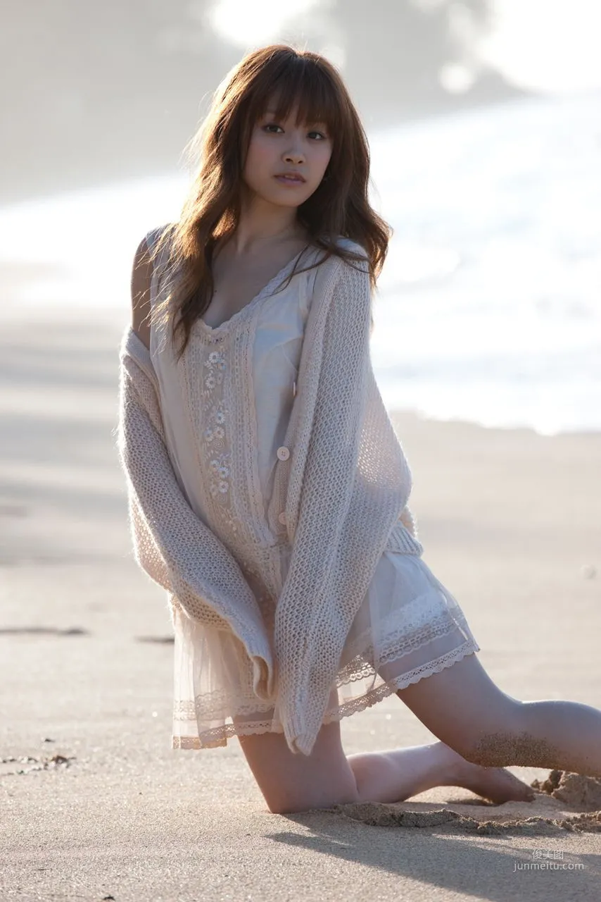 Ai Takahashi [Hello! Project Digital Books] Vol.74 Photo Set photo 42