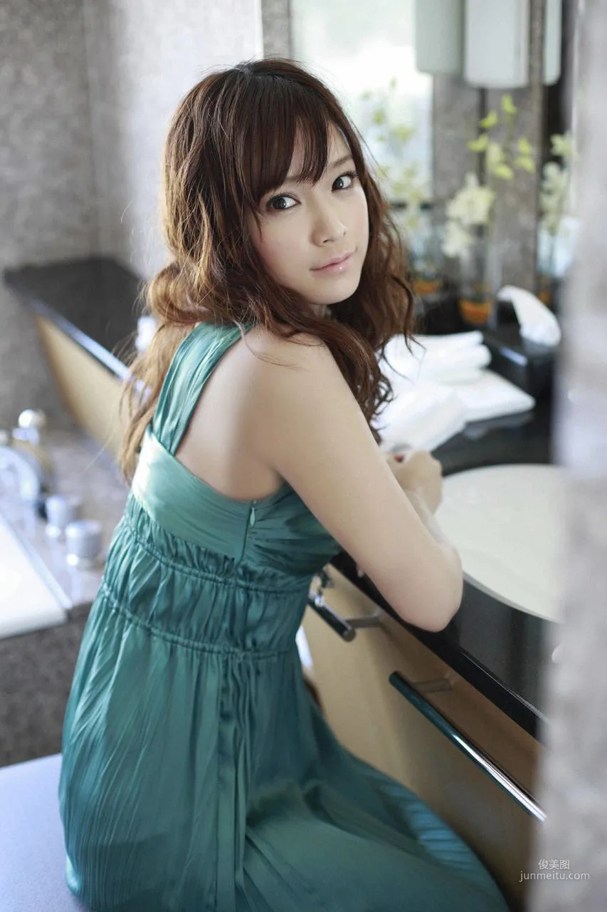 Eri Kamei [Hello! Project Digital Books] Vol.65 Photo Set photo 55