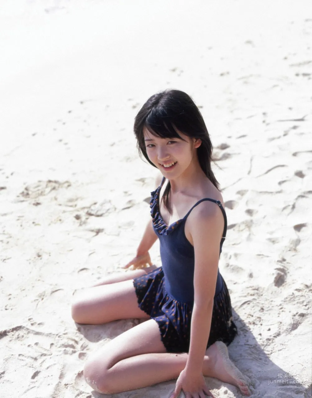 Airi Suzuki [Hello! Project Digital Books] Vol.43 Photo Set photo 76