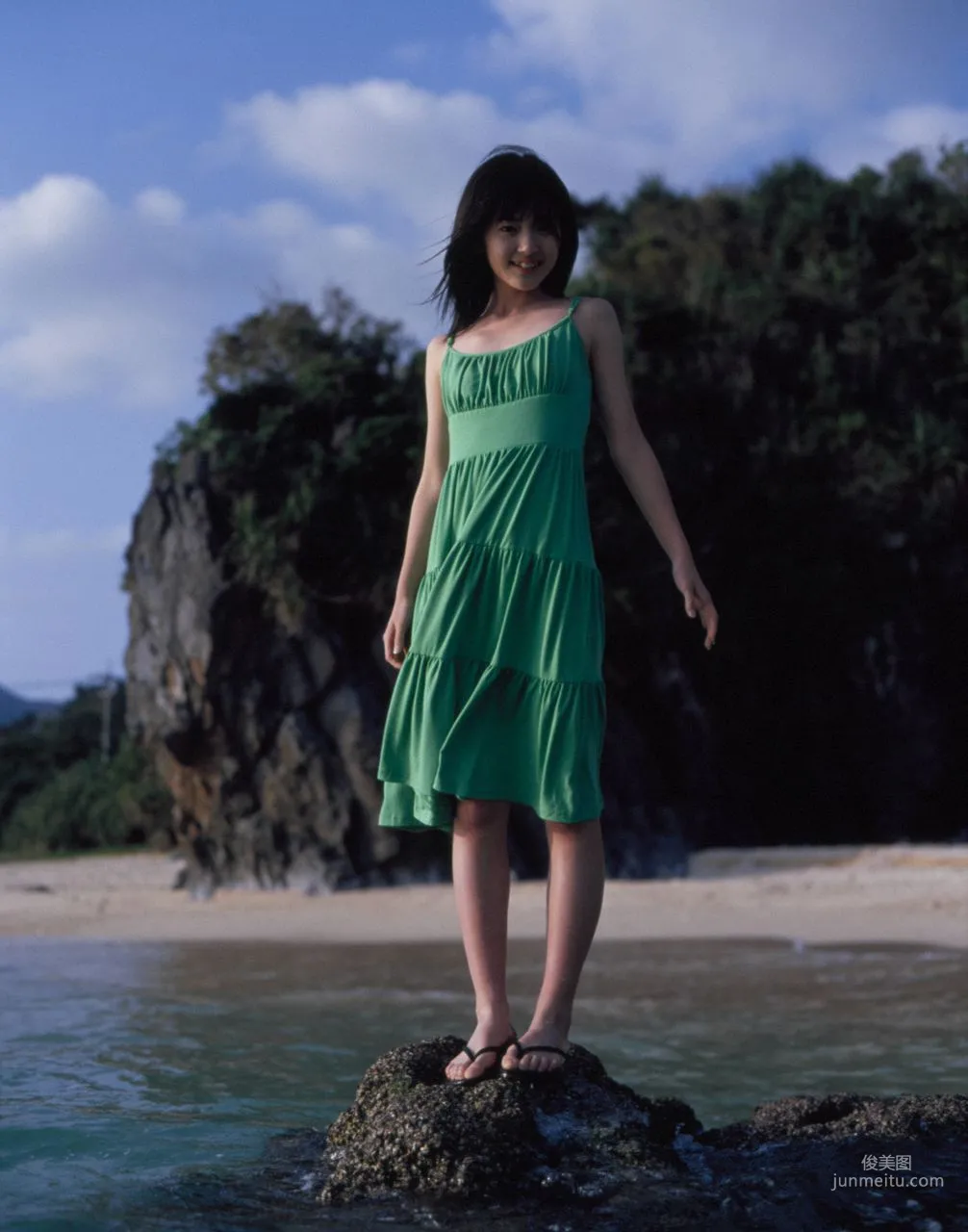 Airi Suzuki [Hello! Project Digital Books] Vol.43 Photo Set photo 73