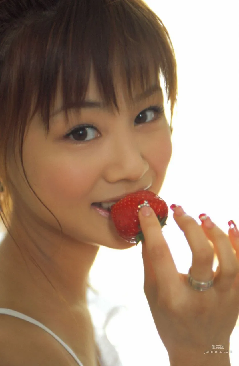 Risa Niigaki 新垣裡沙 [Hello! Project Digital Books] Vol.33 寫真集 12