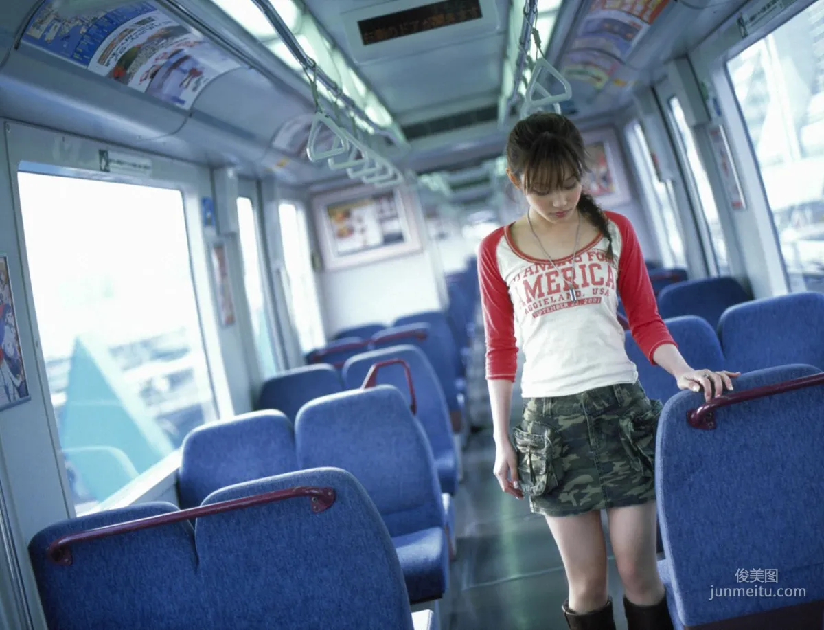 Takahashi Ai Ai Takahashi [Hello! Project Digital Books] Vol.28 Photo Set photo 4