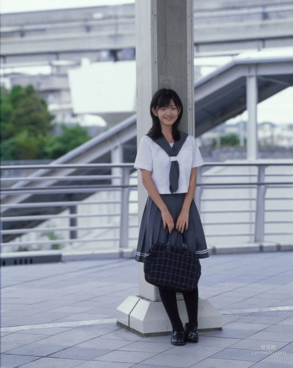 Airi Suzuki [Hello! Project Digital Books] Vol.43 Photo Set photo 11