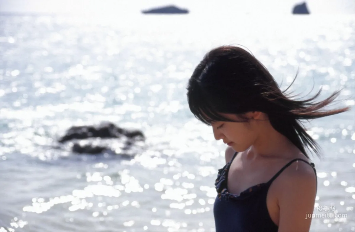 Airi Suzuki [Hello! Project Digital Books] Vol.43 Photo Set photo 84