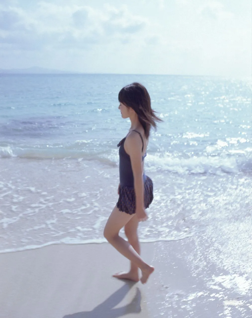Airi Suzuki [Hello! Project Digital Books] Vol.43 Photo Set photo 85