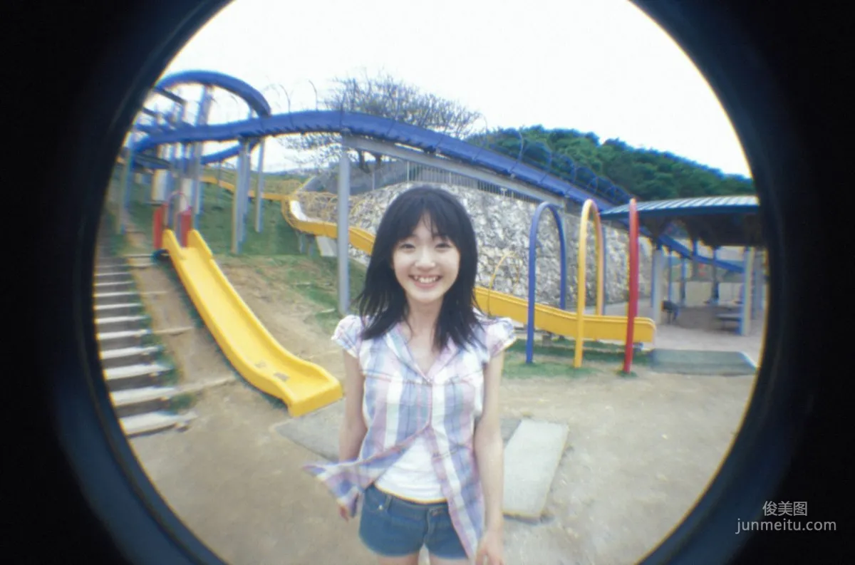 Airi Suzuki [Hello! Project Digital Books] Vol.43 Photo Set photo 101