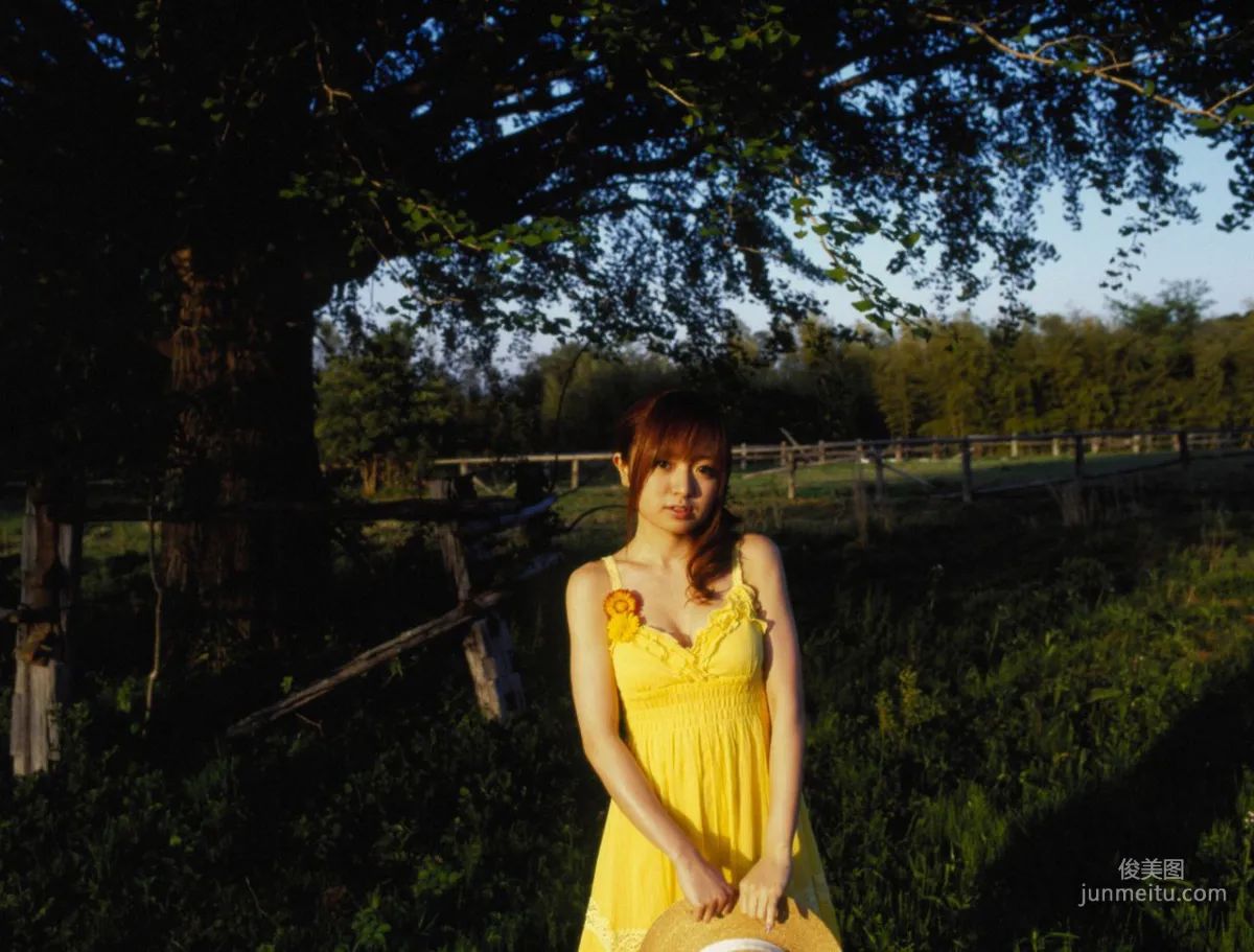 Asami Konno [Hello! Project Digital Books] Vol.36 Photo Set photo 22