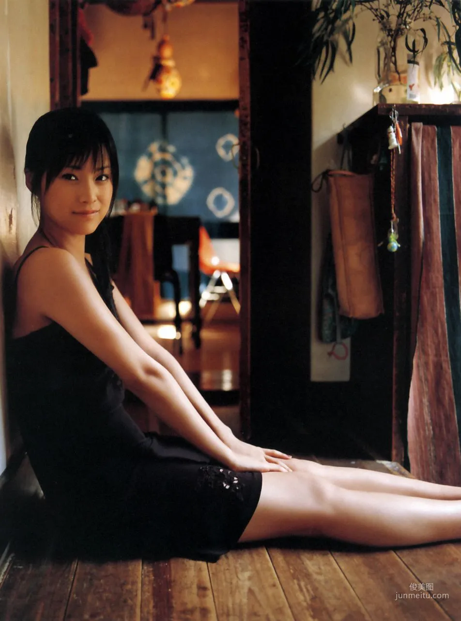 Eri Kamei [Hello! Project Digital Books] Vol.17 Photo Set photo 54