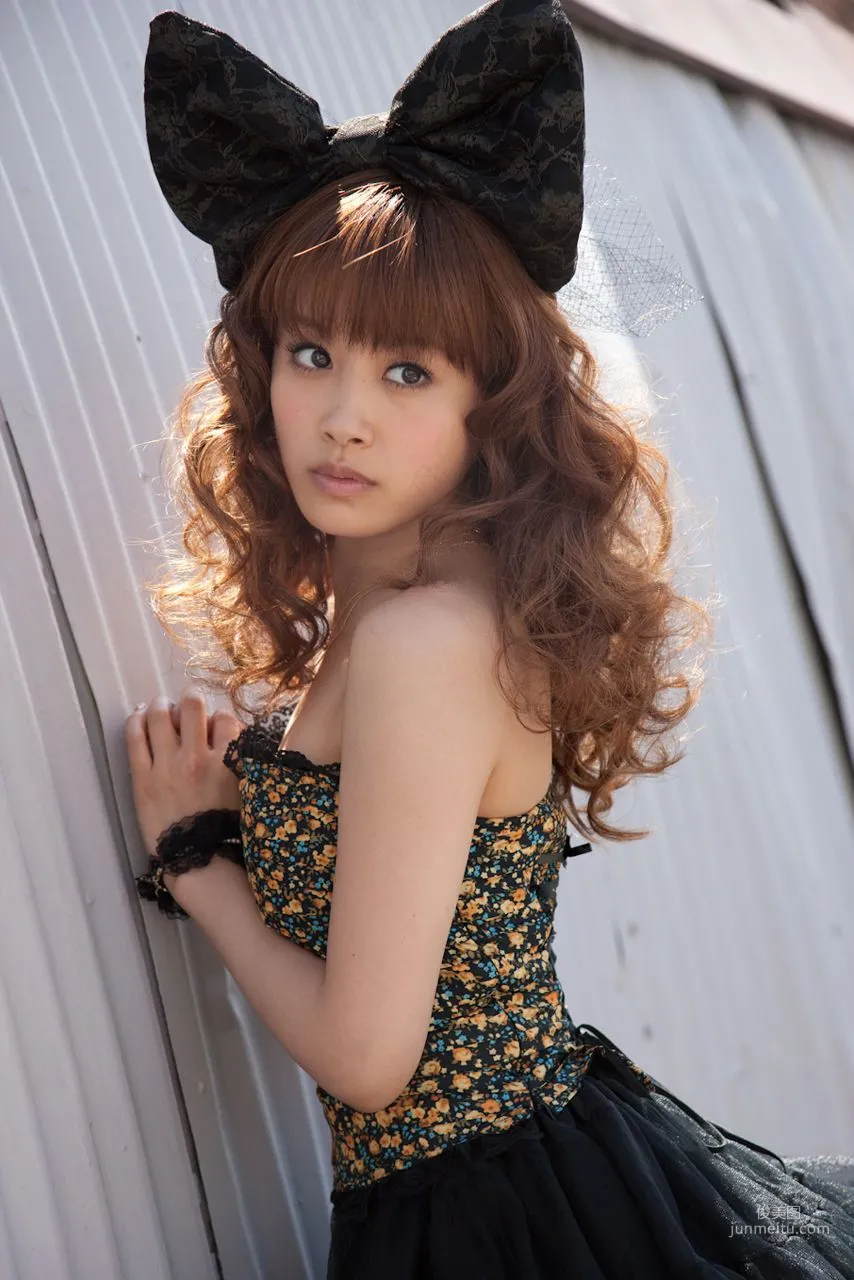 Ai Takahashi [Hello! Project Digital Books] Vol.74 Photo Set photo 26