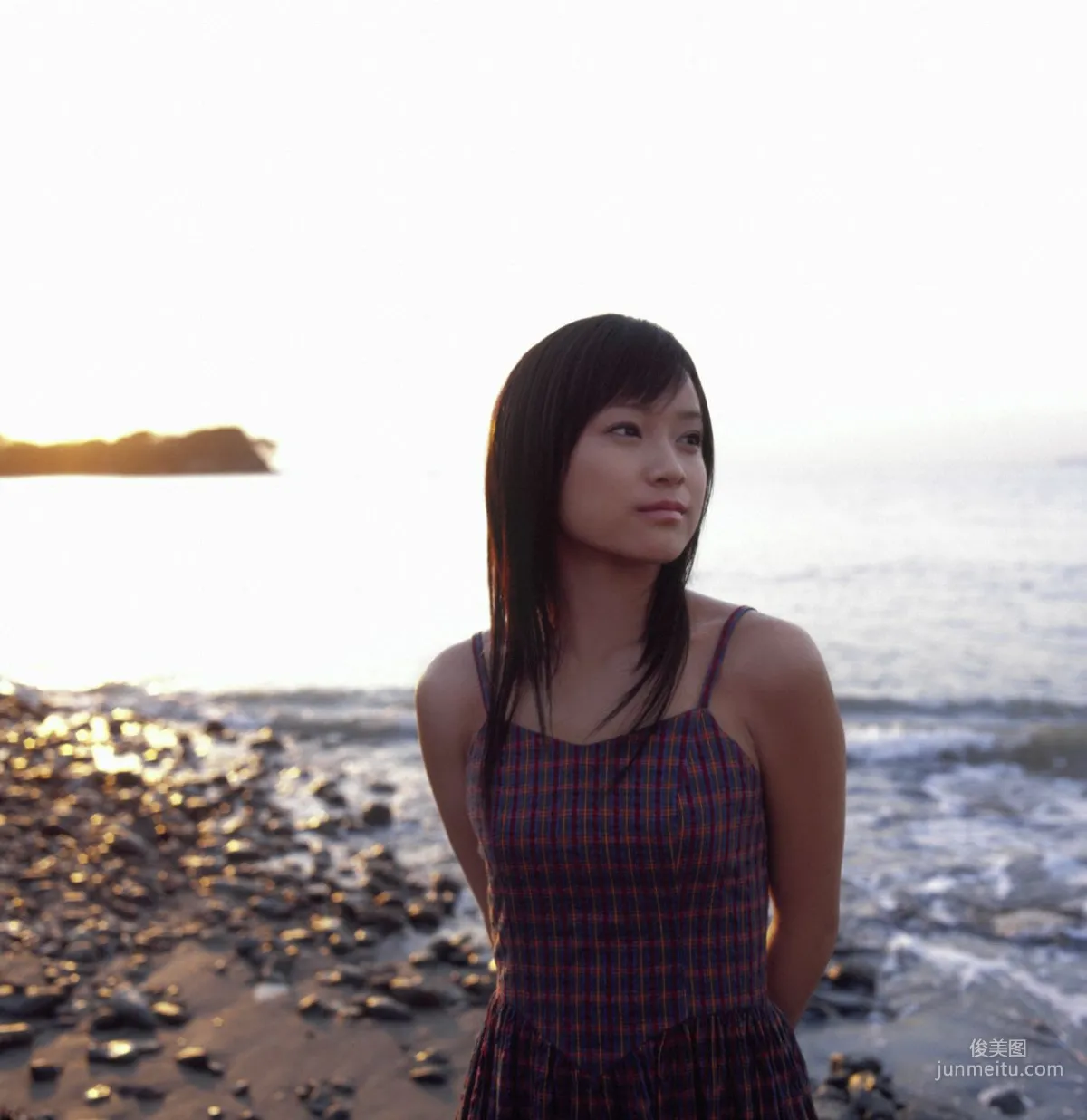 Eri Kamei [Hello! Project Digital Books] Vol.17 Photo Set photo 36