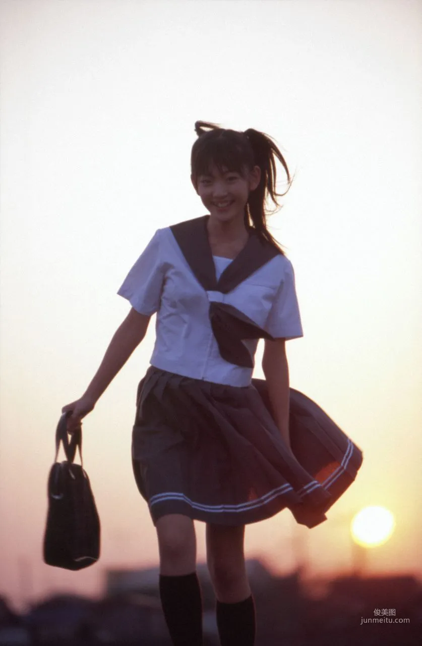 Airi Suzuki [Hello! Project Digital Books] Vol.43 Photo Set photo 107