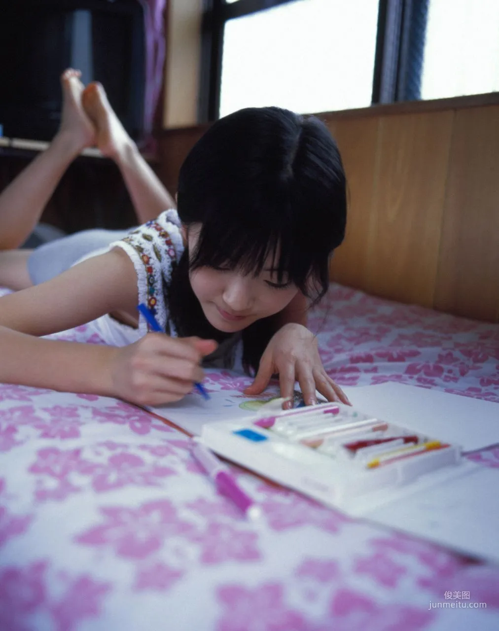 Airi Suzuki [Hello! Project Digital Books] Vol.43 Photo Set photo 22