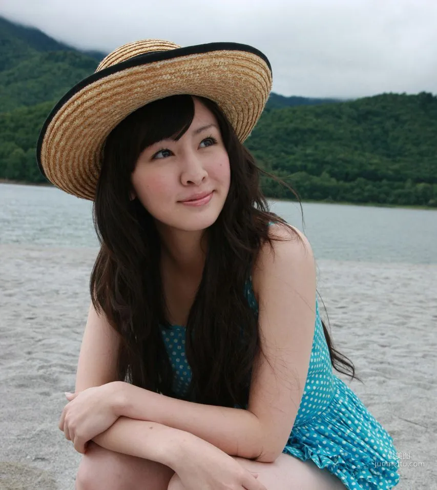Risako Sugaya [Hello! Project Digital Books] Vol.68 Photo Set photo 50