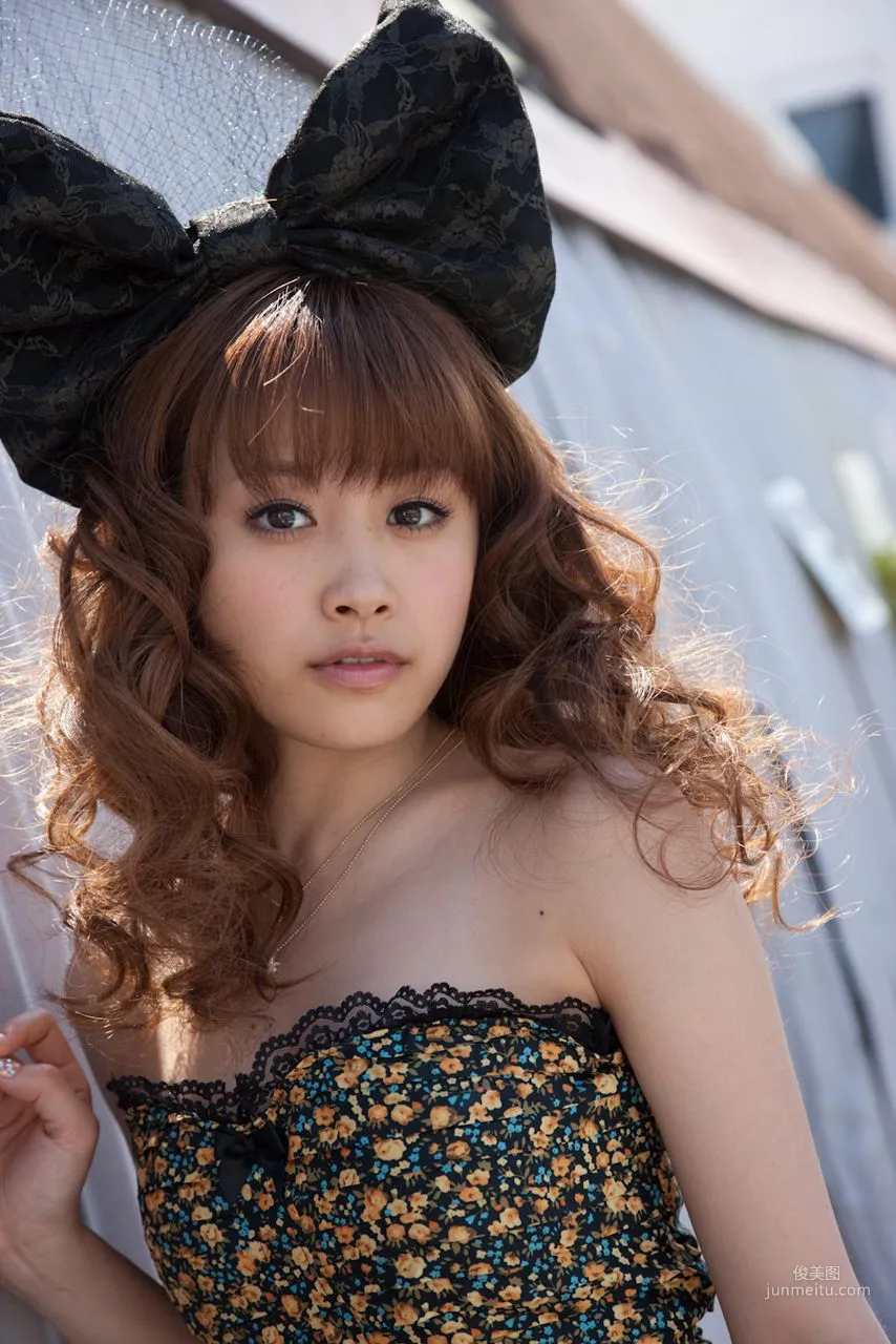 Ai Takahashi [Hello! Project Digital Books] Vol.74 Photo Set photo 25