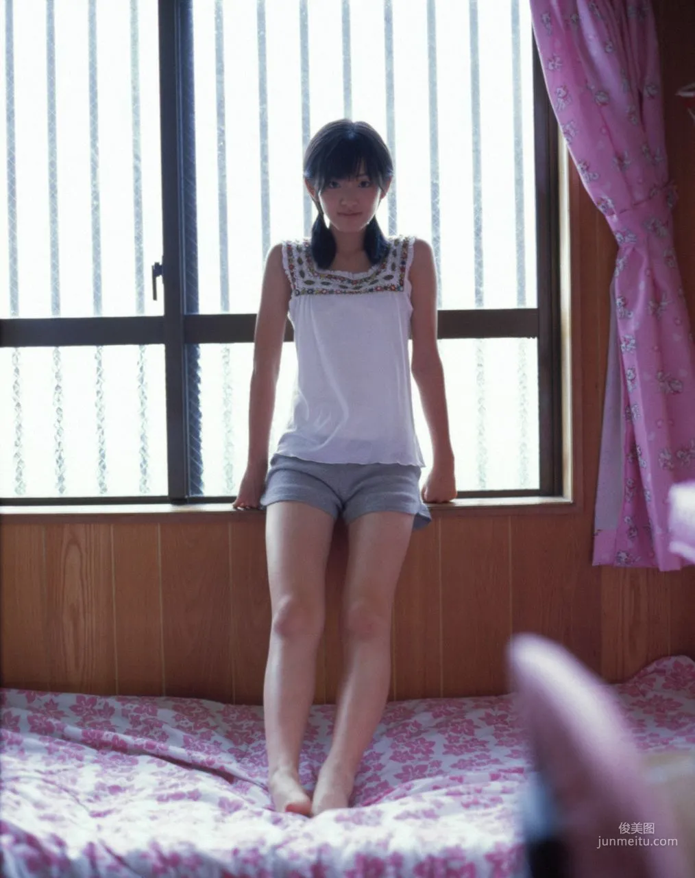 Airi Suzuki [Hello! Project Digital Books] Vol.43 Photo Set photo 20